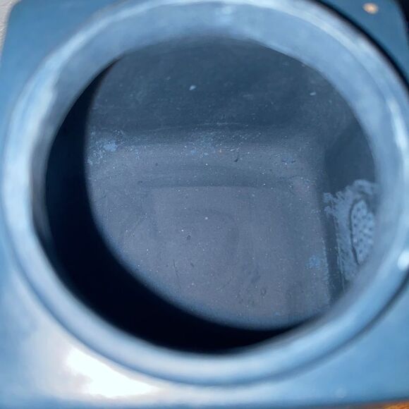 Antique/Vintage Chinese Handmade Yixing Zisha Clay Teapot With Artistic Accent - Picture 8 of 8